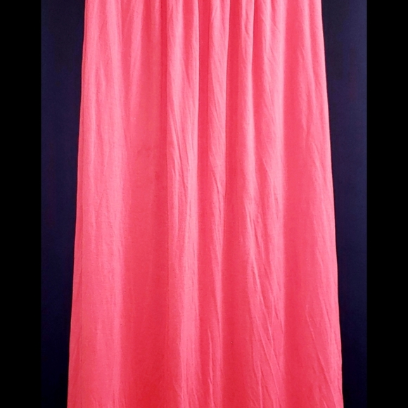 COPY - Beautiful BCBG Jersey Maxi Halter Neck Dress! - Picture 3 of 9